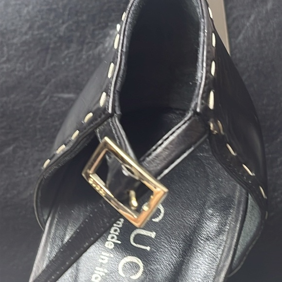 GUCCI PURSE & HEELS - Picture 11 of 15